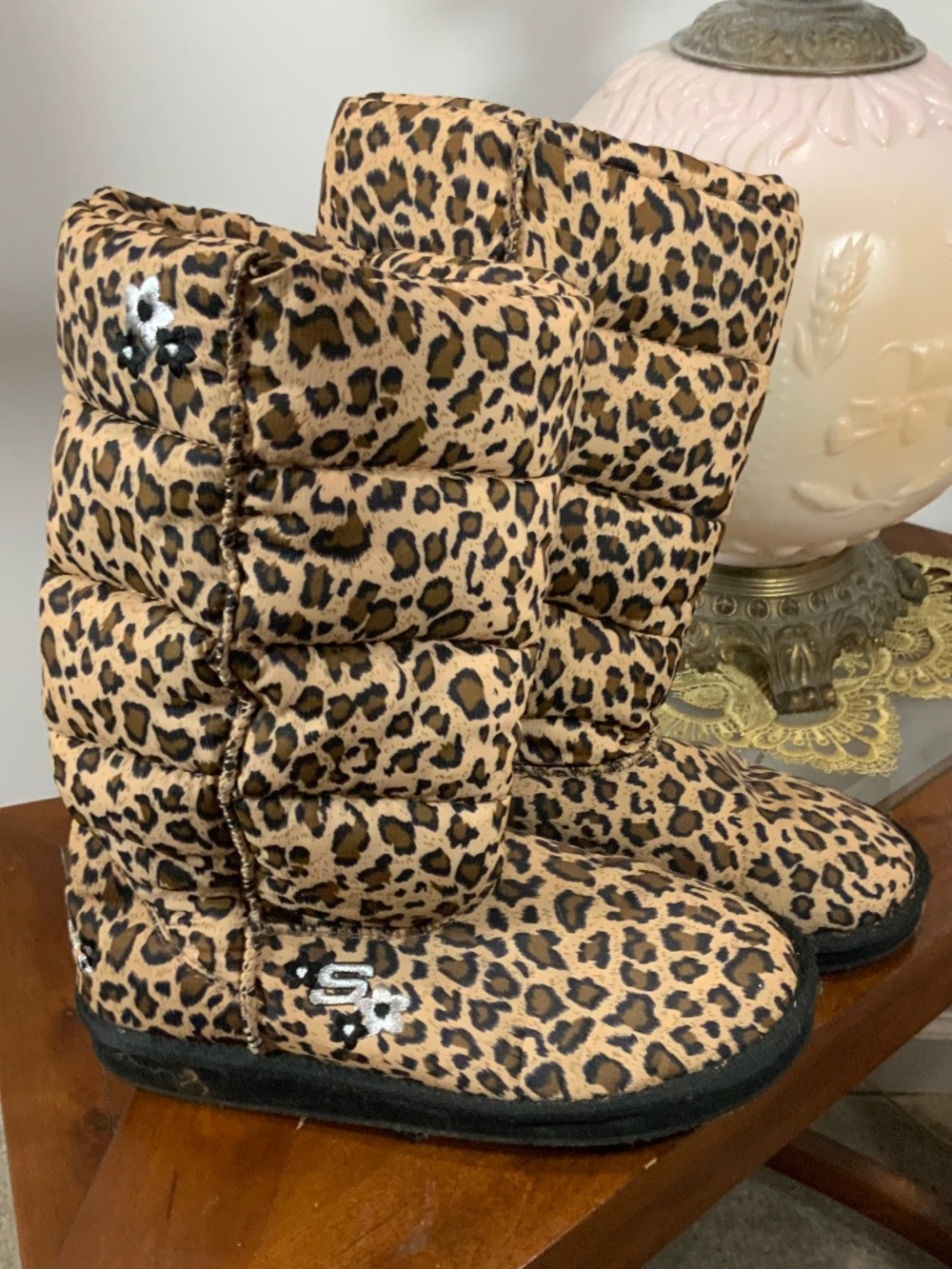 Skechers Blizzard Leopard Print Puffer Winter Snow Boots Size 6 Y2K Cozy